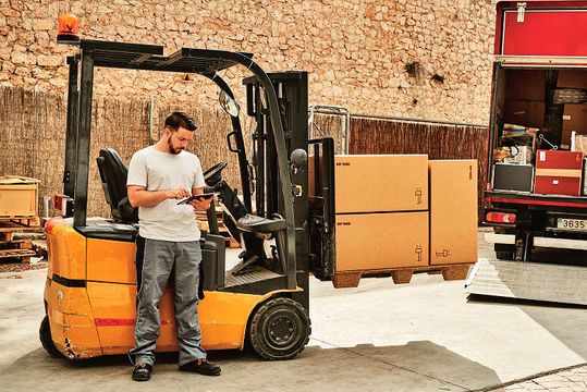 Kostengünstige IoT-Lösungen zum Nachrüsten helfen Logistikunternehmen, nachhaltiger zu liefern. Kostengünstige IoT-Lösungen zum Nachrüsten helfen Logistikunternehmen, nachhaltiger zu liefern.