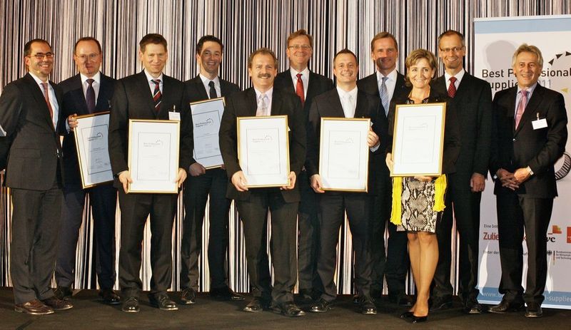 Die sechs Nominierten erhielten auch eine Auszeichnung von Staatssekretär Dr. Bernhard Heitzer, Bundesministerium für Wirtschaft und Technologie (rechts). (Himmelstoss, Carl Hanser) (Archiv: Vogel Business Media)