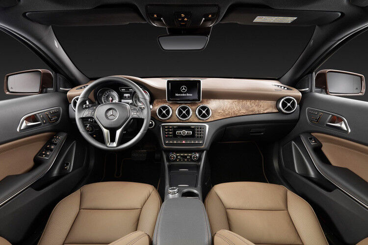 Auch im Innern ist die Mercedes-Zugehörigkeit deutlich zu erkennen. (Foto: Daimler)