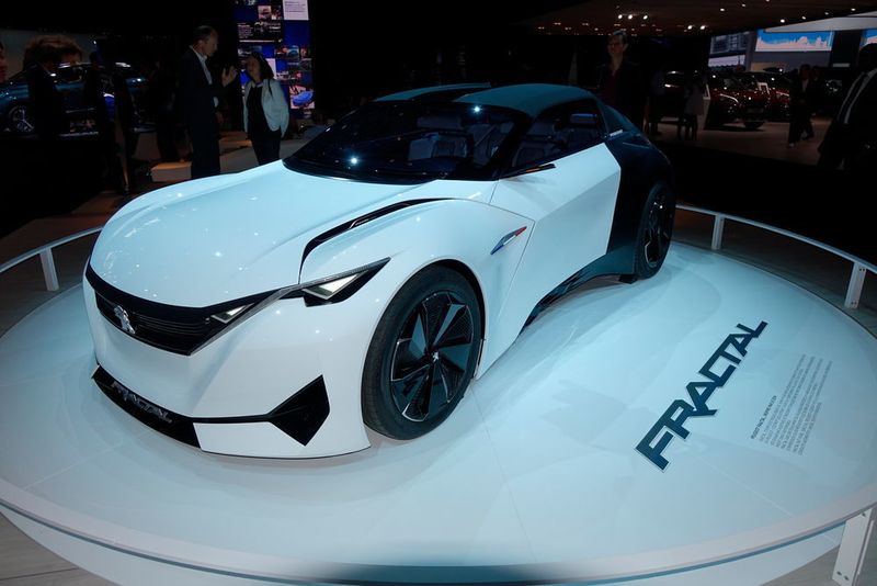Eine aufregende Studie zeigte der OEM mit dem Fractal. (Christian Otto/Automobil Industrie)
