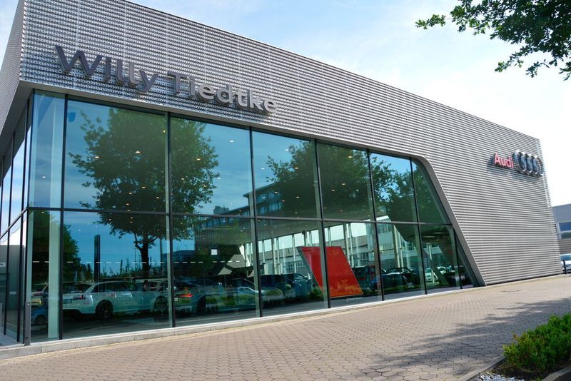 Der Hamburger Traditionshändler Willy Tiedtke (VW, Audi, Skoda) ist im Rennen um den Internet Sales Award 2017. (Achter / »kfz-betrieb«)