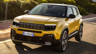 Das Design des Avenger ist gelungen, die Proportionen sind stimmig. (Bild: Jeep)