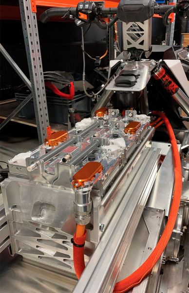 Produktion der Batterie von Aurora Powertrains mit den Zellen von Farasis Energy.  (Bild: Aurora Powertrains | Farasis Energy)