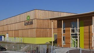 Das Bürogebäude wird mittels einer Geothermieanlage geheizt und gekühlt. Bild: Alnatura (Archiv: Vogel Business Media)