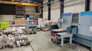 Im Vorfeld der Investitionen in neue Metallsägen, haben ACNIS und Meba gemeinsam intensiv an den Anforderungen des Titanhändlers gearbeitet. (Bild: Meba)