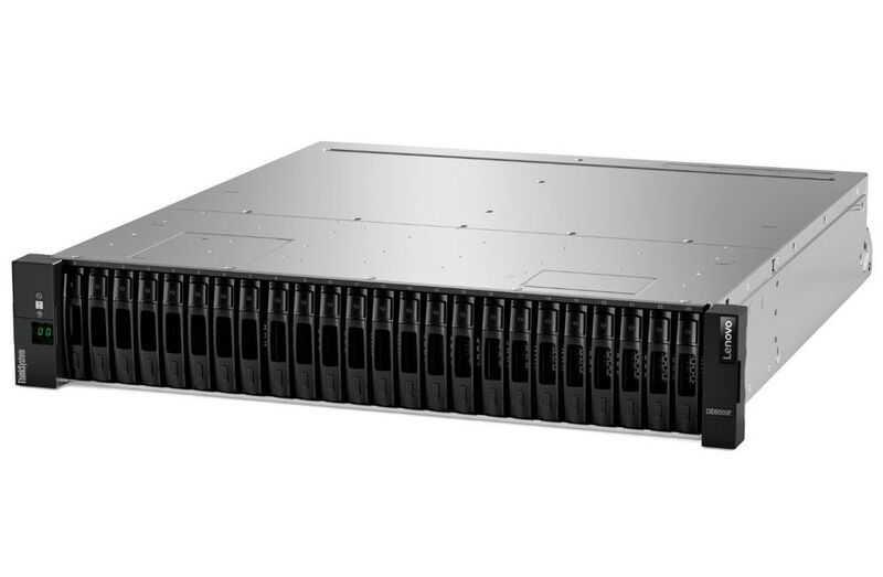 Das Thinksystem DE6000F ist das Top-Modell der DE-Serie mit All-Flash-Ausstattung. Das 2U-System nimmt bis zu 24 SAS-SSDs im 2,5-Zoll-Format auf. (Lenovo)