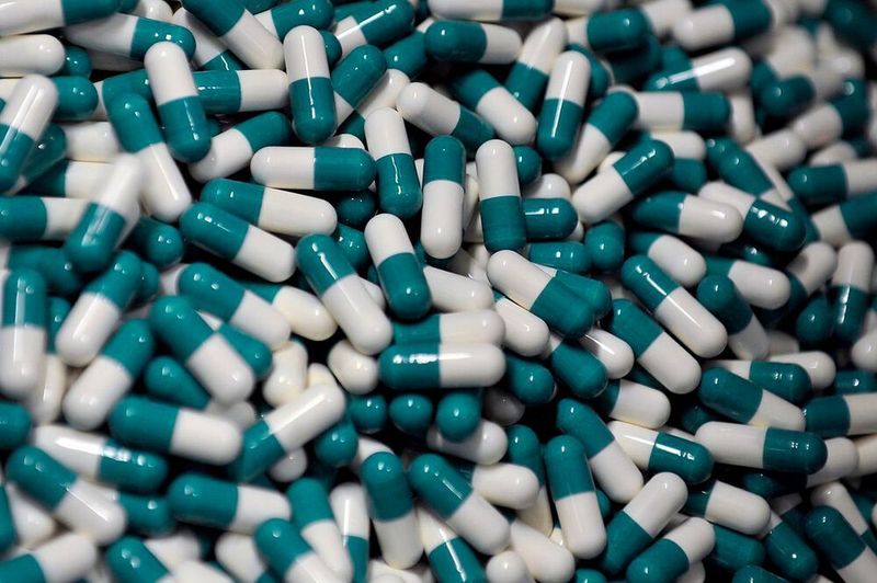 Advent is said to near deal to acquire Sanofi Generics Unit  (Bloomberg Finance LP)