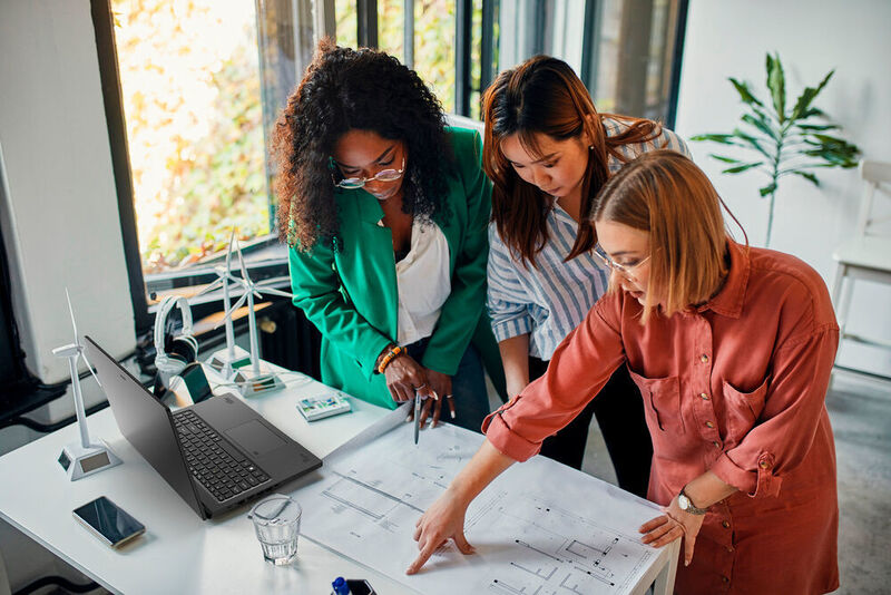 Mit dem TravelMate Vero (TMV15-51) bringt Acer ein nachhaltig produziertes 15,6-Zoll-Notebook für Business-Kunden auf den Markt. (Westend61 / Zeljko Dangubic)