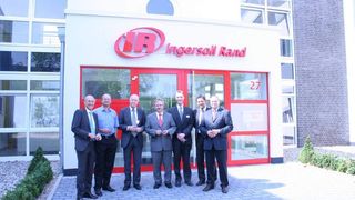 Vertreter der Stadt Oberhausen und der Geschäftsleitung von Ingersoll Rand bei der Einweihung des neuen Zentrale Industrietechnik  (Bild: Ingersoll Rand)