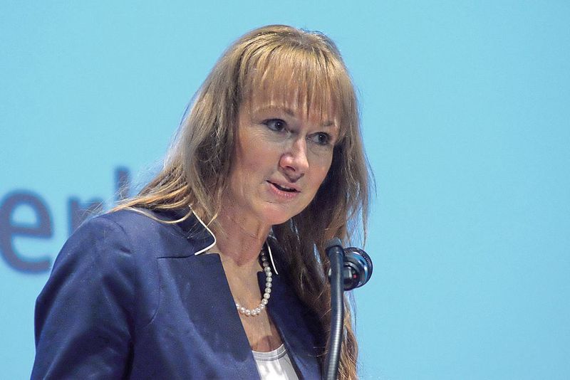 Sylvia Gerl, Leiterin der Bundesfachschule für Betriebswirtschaft im Kraftfahrzeuggewerbe: „Sie werden zurzeit nicht nur gebraucht – Sie werden händeringend gesucht!“ (Zietz/»kfz-betrieb«)