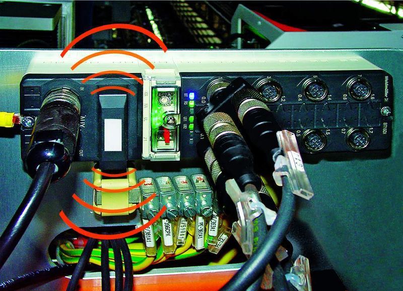 Bild 3: SAI-Bluetooth-Module kommen überall dort zum Einsatz, wo aufgrund der Platzverhältnisse die Bus-Kabel  nur schwer erreichbar sind.Bilder: Weidmüller (Archiv: Vogel Business Media)