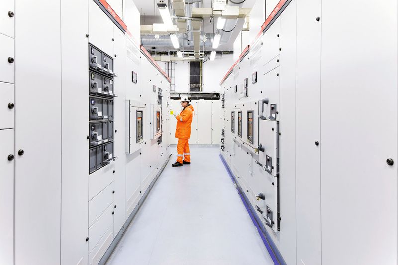 Schaltschränke von ABB für die Flüssiggasanlage auf Melkoya im Norden Norwegens. (Bild: ABB)