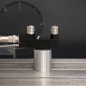 Verbesserte Lösungen für berührungslose Werkzeugvermessung: Das System bietet eine extrem schnelle, hochpräzise Lösung zur Bestimmung der Werkzeuggeometrie, Überprüfung des Werkzeugzustands und Verfolgung thermischer Veränderungen.