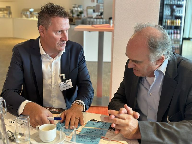 Hartmut Husemann von HP (l.) und Dr. Thomas Simon von IT-Haus (Bild: Vogel IT-Akademie)