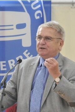 Klaus Dieter Breitschwert, Präsident des bayerischen Kfz-Gewerbes, nutzte die Gelegenheit, für die Meister-HU zu werben. (Foto: Zietz)