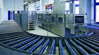 Reinigungsanlage Contino G 400 mit Auslaufband  (Bild: Unitax)