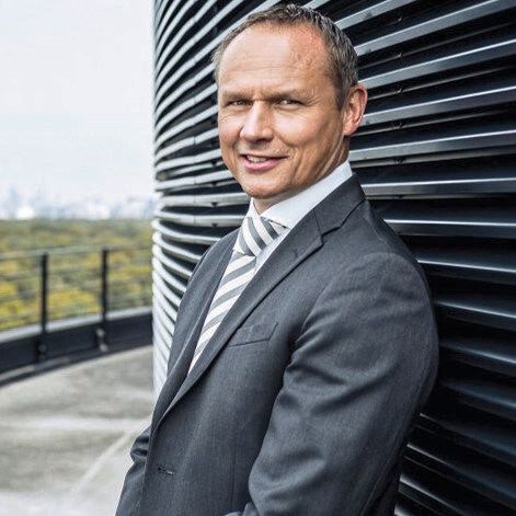 Donald Schaffer ist Leiter der Halo-Arbeitsgruppe des DFF und Head of Automotive Solution Business Unit Europe bei Dexerials Europe B.V.