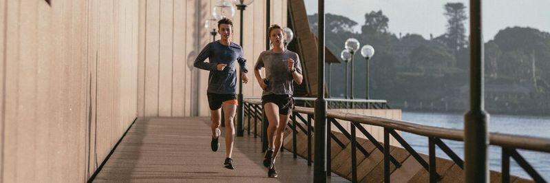 Scheinbar unkritische Daten werden zum Einfallstor für Kriminelle: Die Joggingrouten einer Fitnessapp zeigten beispielsweise die Grundrisse von geheimen US-Militärstützpunkten.(Bild:  gemeinfrei // Unsplash)