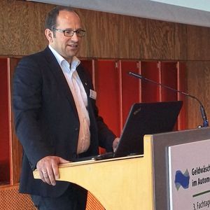 (Baeuchle/»kfz-betrieb«)