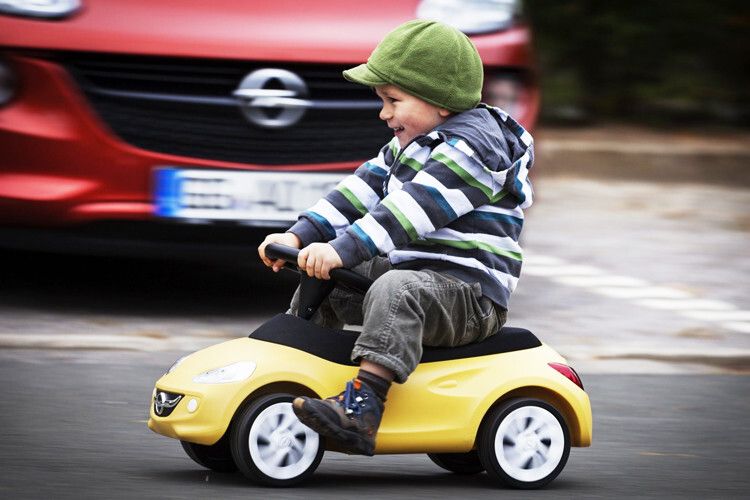 Kinderautos hat fast jeder Automobilhersteller im Angebot. Hier beispielsweise Opel. (Foto: Opel)