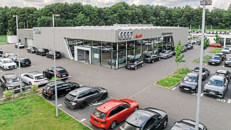 Die Jesteburger Autohausgruppe Kuhn+Witte  hat in diesem Jahr mit Xpeng eine zweite Chinamarke aufgenommen und wagt sich mit ihrer jüngsten Eigenmarke „GW-Schnäppchen“ in neue Gefilde. Ziel ist es, damit rund um den Kirchturm neue Kunden zu gewinnen. (Bild: Kuhn+Witte)