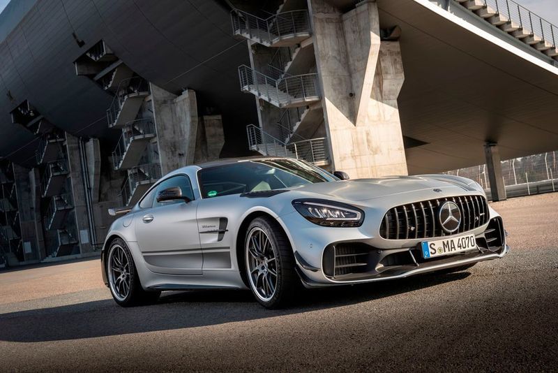 Der Sprint aus dem Stand auf Tempo 100 ist in nur 3,6 Sekunden absolviert. Die Höchstgeschwindigkeit liegt bei 318 km/h. (Mercedes-Benz )