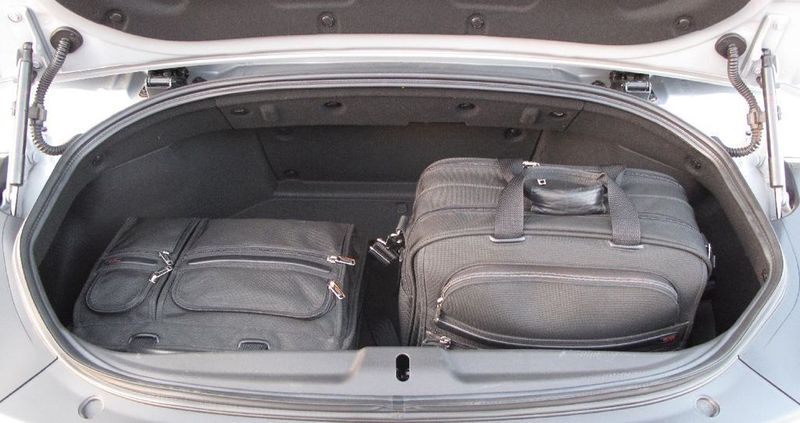 Genügend Kofferraum für den Kurztripp am Wochenende hat er dennoch zu bieten. (Archiv: Vogel Business Media)