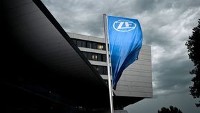 Verdoppelter Verlust! Über ZF in Friedrichshafen ziehen weiterhin eher dunkle Wolken dahin. Jetzt hat der Konzern die Zahlen für 2025 vorgelegt ... (Bild: ZF)