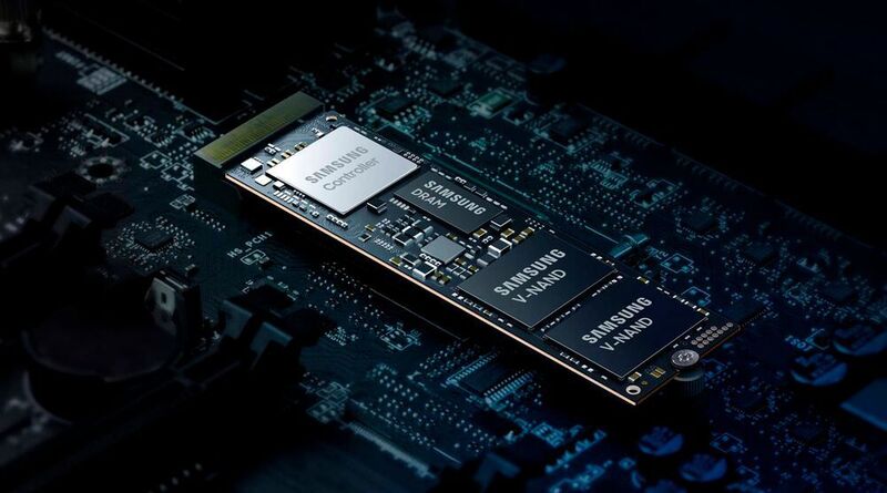 Bei der 980 Pro kommt der neue Elpis-Controller von Samsung zum Einsatz. Ebenfalls von Samsung stammen die MLC-NAND-Chips mit mehr als 100 Layern und der bis zu einem GB große DRAM-Cache. (Samsung)