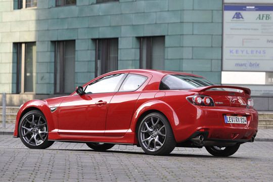 Ohne Aufpreis können die Kunden zwischen Metallic-Rot, -Blau, -Schwarz, -Silber und -Weiß wählen. (Archiv: Vogel Business Media)