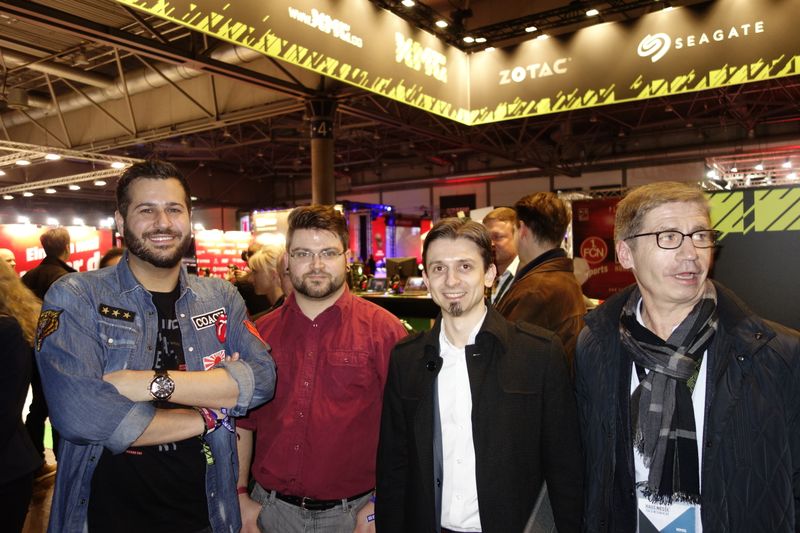 (v. l.) Manuel Wagner, und Thomas Yurek, Workplace, Herbert Feiler, Tuxedo, und Richard Mayer, Sparkasse. (Bild: IT-BUSINESS)