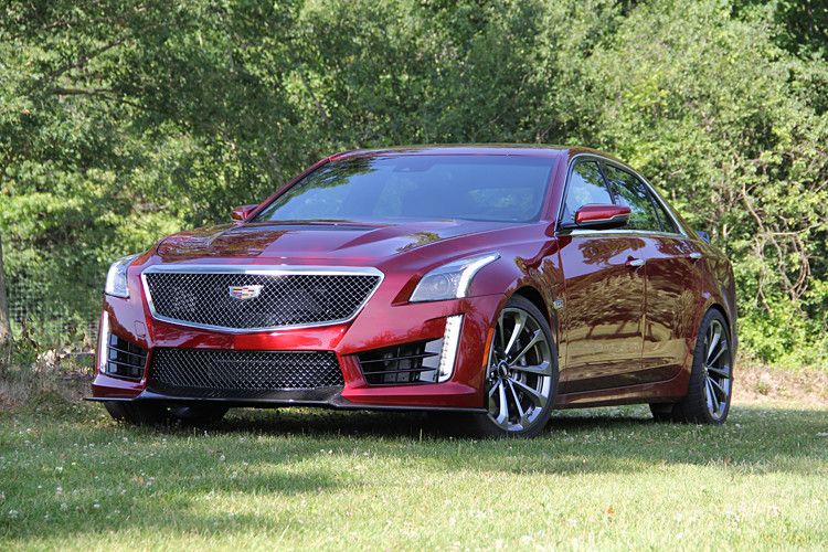 Der Cadillac CTS-V ist als reines Performance-Modell für mindestens 98.500 Euro kein Schnäppchen. Dafür bietet die vollwertige Limousine aber auch besonders viel Power und Tempo. (Foto: Cadillac)