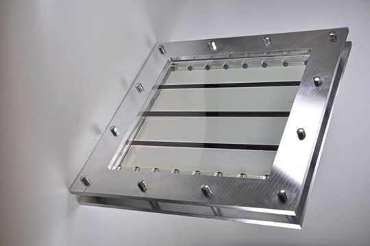 What you see here is the fruit of the research work of three Fraunhofer Institutes within the framework of the Neo-PEC project. It was nothing less than the extraction of green hydrogen through more compact and efficient modules. They succeeded...(Image: Fraunhofer IKTS)