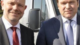 Carsten Sass (links) und Bram Schot verteidigen die Preispositionierung von VW Nutzfahrzeuge. (Foto: Richter)