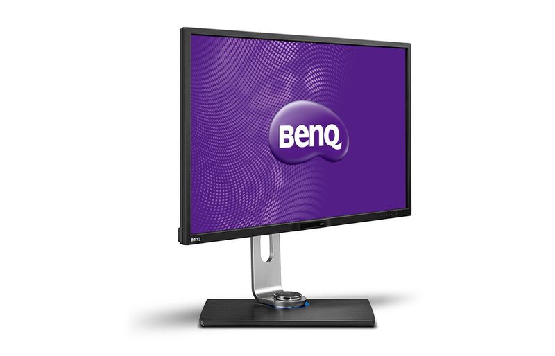 Der Benq BL3201PT ist vielseitig verstellbar. Das Display kann in der Höhe verstellt und horizontal geschwenkt werden ... (Bild: Benq)