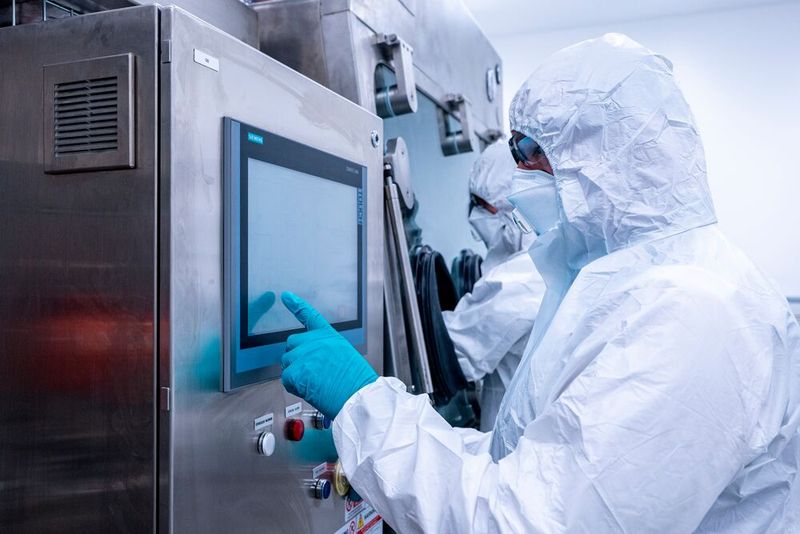 Direktrecycling im Kompetenzzentrum Batteriezellrecycling. (Bild: BMW AG)