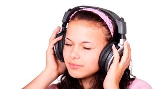 Funkkopfhörer sind beliebt. Viele Modelle aus dem Online-Handel erfüllen aber oftmals nicht die Zulassungsvorschriften und dürfen daher nicht verkauft werden. (gemeinfrei)