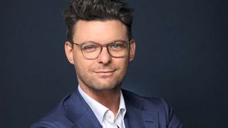 Sebastian Salis, Google Automotive, testet bei der Feser Graf Gruppe Google Vehicle Ads. (Bild: Google)