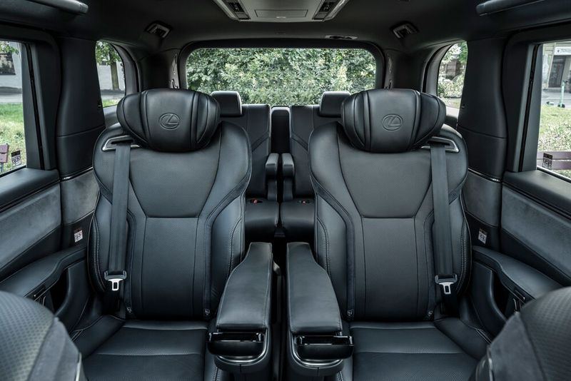 Alternativ gibt es den Lexus LM auch mit einer siebensitzigen Einrichtung mit dritter Sitzreihe. (Bild: Lexus)