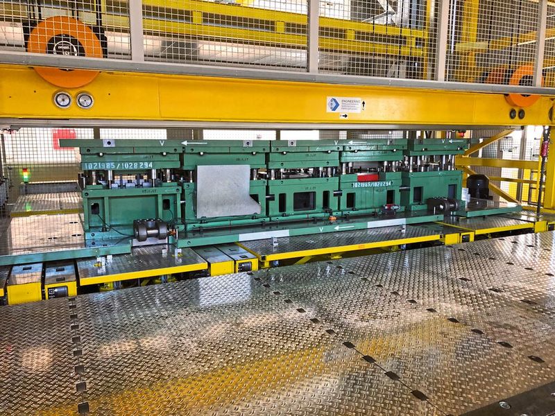 Hier im Bild ist ein Werkzeug nach Übergabe vom Serviceshuttle auf das RBG zu sehen. (Bild: ODO Engineering)