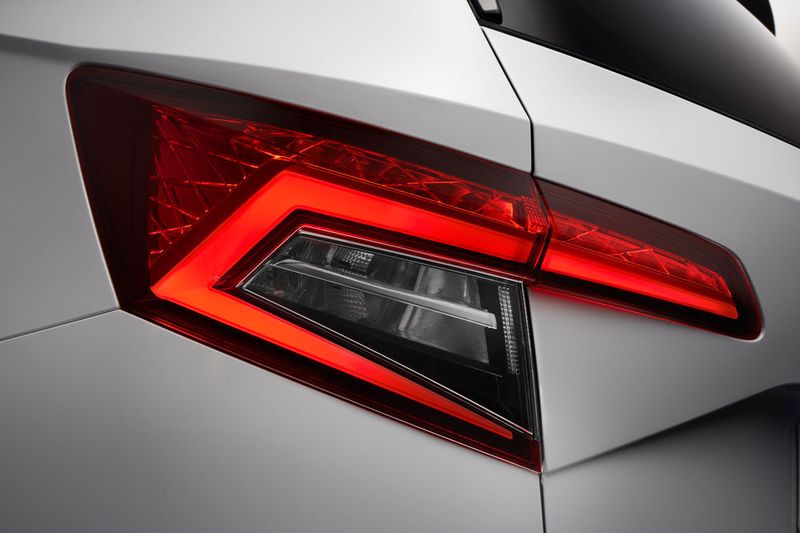Die Rückleuchten sind scharf gezeichnet.  (Skoda)