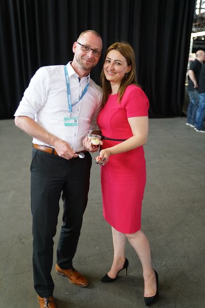 Sascha Kreft und seine Kollegin Julia Schorsch, Nuvias, konnte man jederzeit Fragen stellen. (Bild: Nuvias)