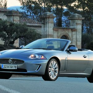 Jaguar XK: ab 89.000 Euro (Coupé).