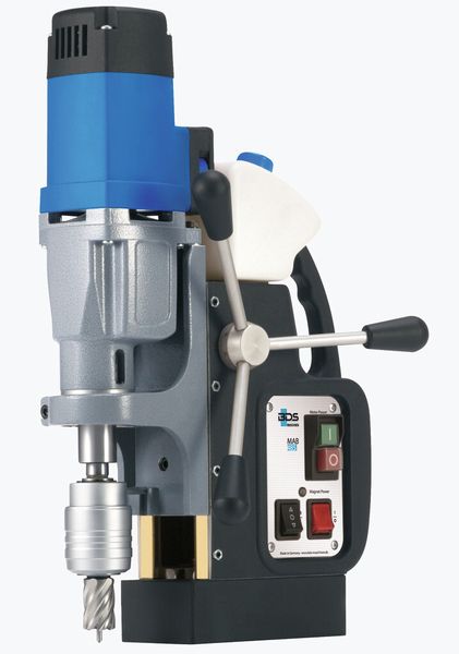 Mit Magnet-Kernbohrmaschinen können Bohrungen mit bis zu 130 Millimeter in einem Arbeitsschritt durchgeführt werden. (Bild: BDS)