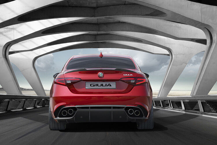 Zurück zu alten Tugenden? Die Giulia QV verkauft Alfa wieder mit Heckantrieb. Ab Februar 2016 soll das neue Modell erhältlich sein. (Foto: Alfa Romeo)