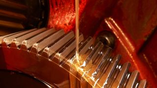 Fettnitrile benötigt man u. a. zur Herstellung von Schmierstoffen. (FNR/ Hardy Müller)