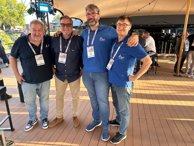 Das DELO-Team mit Thomas Nick (2. v. l., api) kennt sich mit Schiffen aus. (Bild: Vogel IT-Medien GmbH)