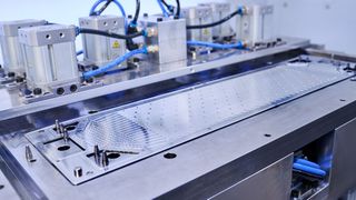 Bis 2030 will das Joint Venture jährlich rund 50 Millionen Bipolarplatten produzieren.  (Bild: Schaeffler)