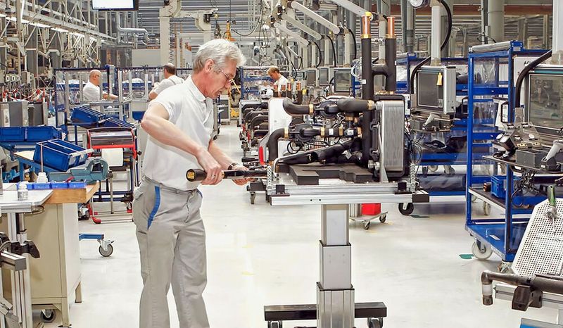 Featured also will be the Roemheld Moduhub equipment range, designed to help operators handle heavy or awkward components safely and efficiently during manual assembly. It also has the facility to feed back production data. (Source: Roemheld)