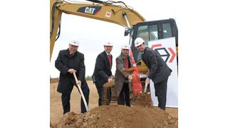 Beim gemeinsamen Spatenstich in Erftstadt (v.l.n.r.): Erftstadts Bürgermeister Dr. Franz-Georg Rips, DPD Niederlassungsleiter Martin Klein, DPD Regional-Geschäftsführer Armin Margardt sowie Mike Flörke, Projektleiter des Generalunternehmers Köster GmbH.  Bild: DPD (Archiv: Vogel Business Media)